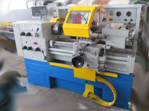 16Д16АФ1 універсальний токарно-гвинторізний верстат. Фотографія верстата